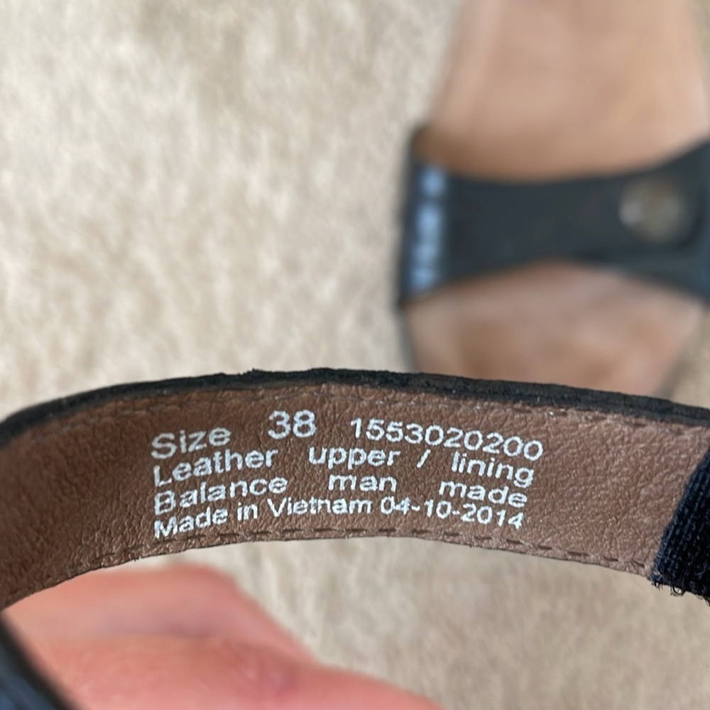 Dansko Paola Embossed Leather Flat Sandals 38 Black Comfort Shoes Women’s 8 Boho - Picture 2 of 13